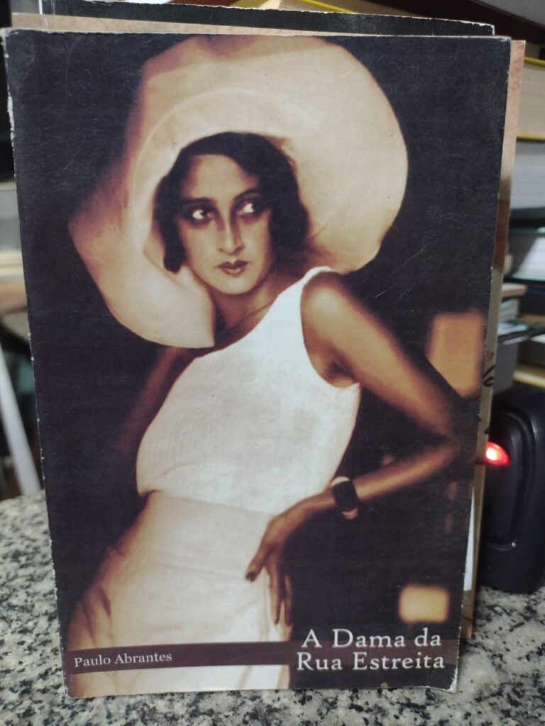 A Dama Da Rua Estreita