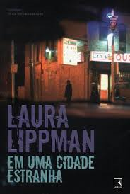 Em Uma Cidade Estranha