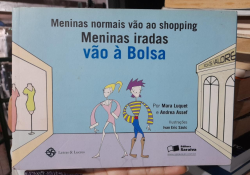 Meninas Normais Vao Ao Shopping - Meninas Iradas Vao A Bolsa