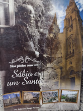 Nos Patios Com Um Sabio E Santo