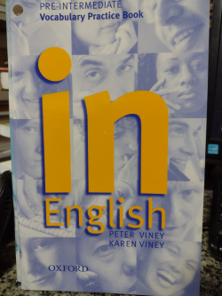In English - Pre-intermediate Grammar Practice Book