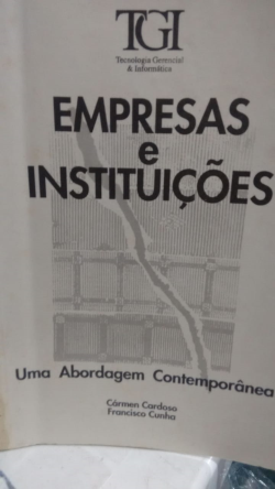 Empresas E Instituicoes Uma Abordagem Contemporanea