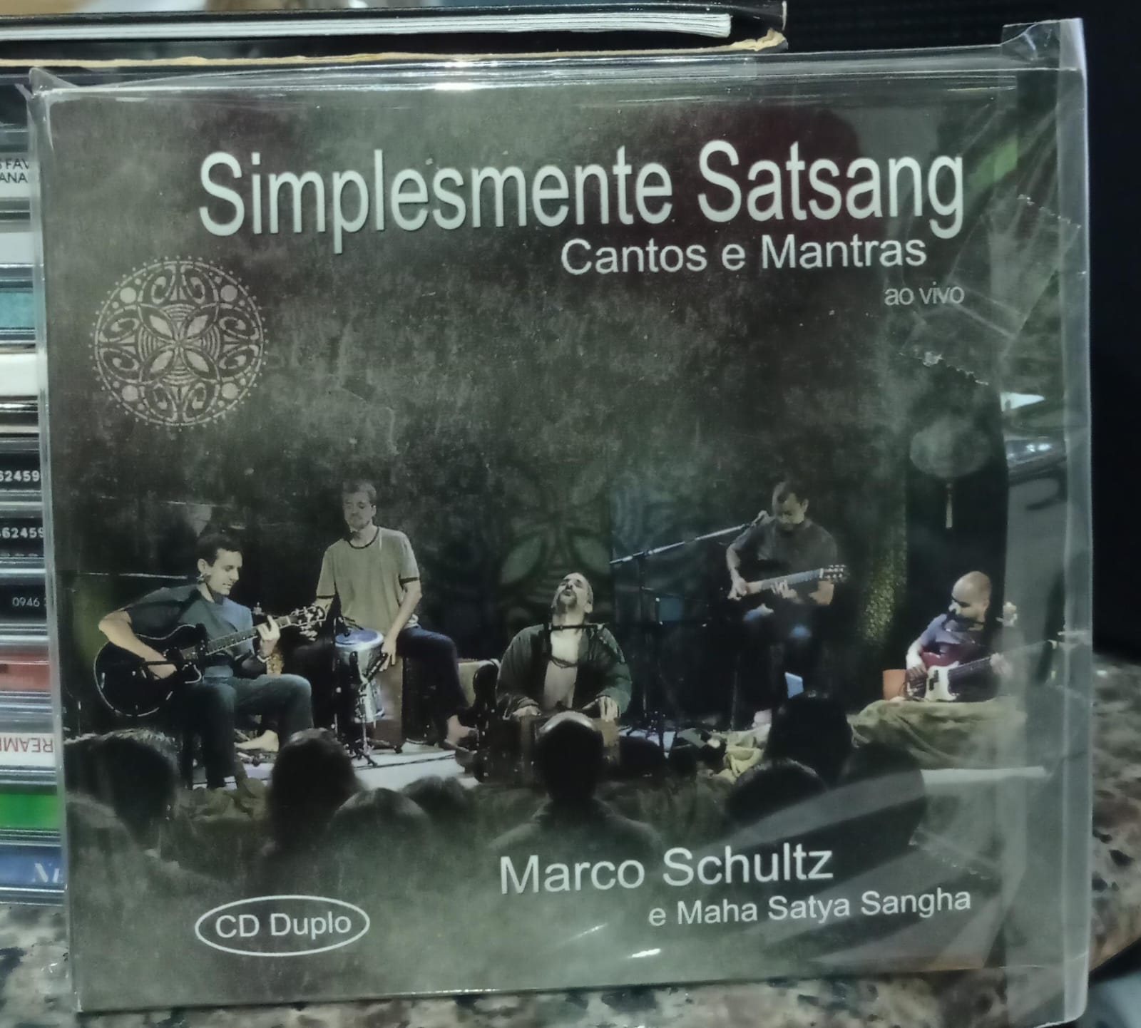 Marco Schultz, Maha Satya Sangha — Simplesmente Satsang Cantos e Mantras - Ao Vivo