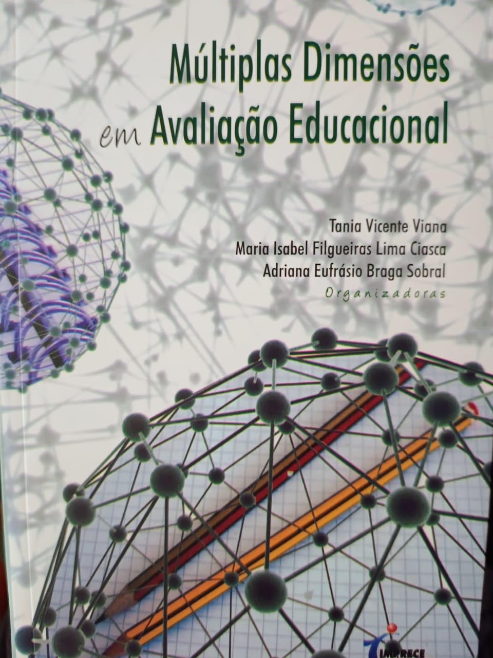 Multiplas dimensões em avaliação educacional