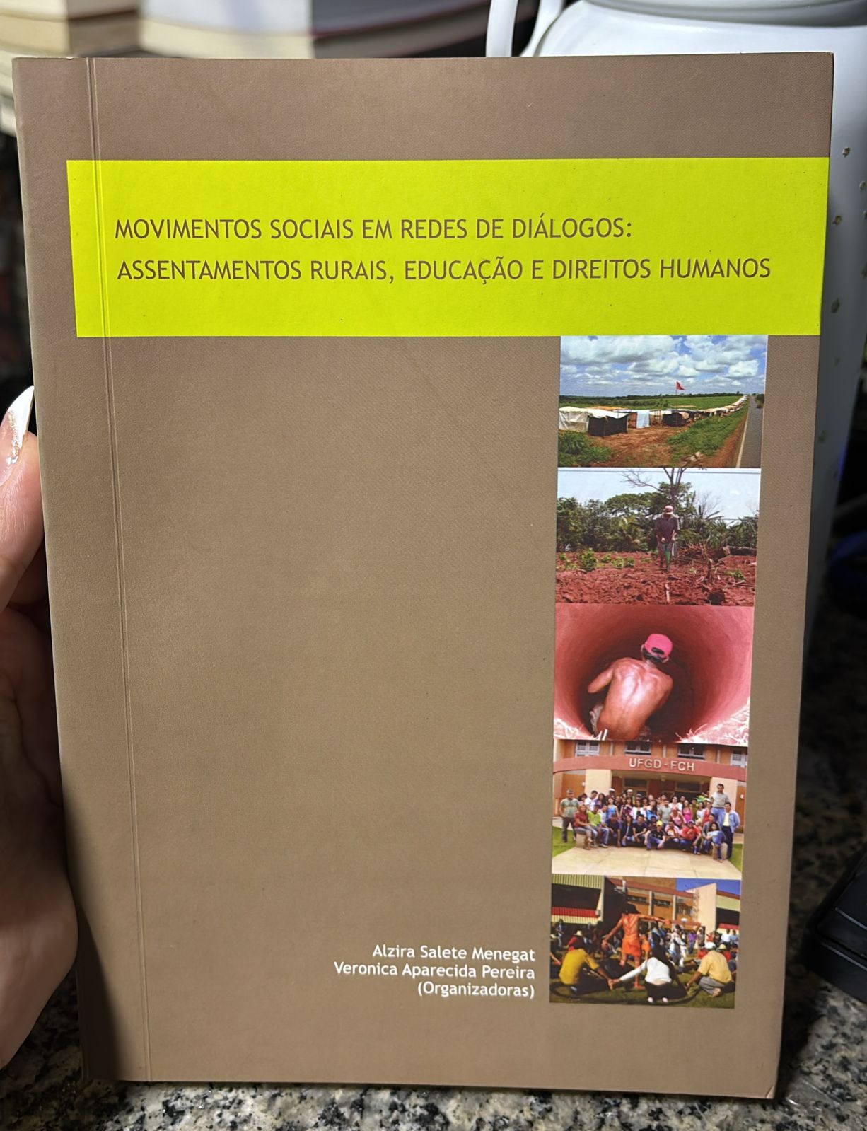 Movimentos sociais em redes de dialogos - Assentamentos rurais, educação e direitos humanos