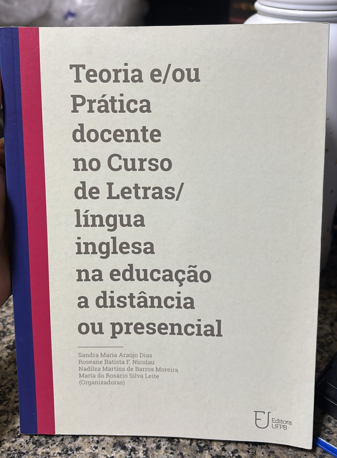 teoria e/ou prática docente no curso de letras/lingua inglesa na educação a distância ou presencial