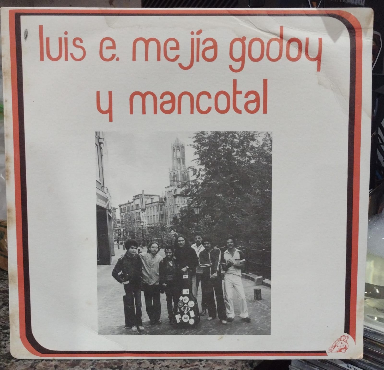 Luis Enrique Mejía Godoy Con El Grupo Mancotal — Luis Enrique Mejía Godoy Con El Grupo Mancotal