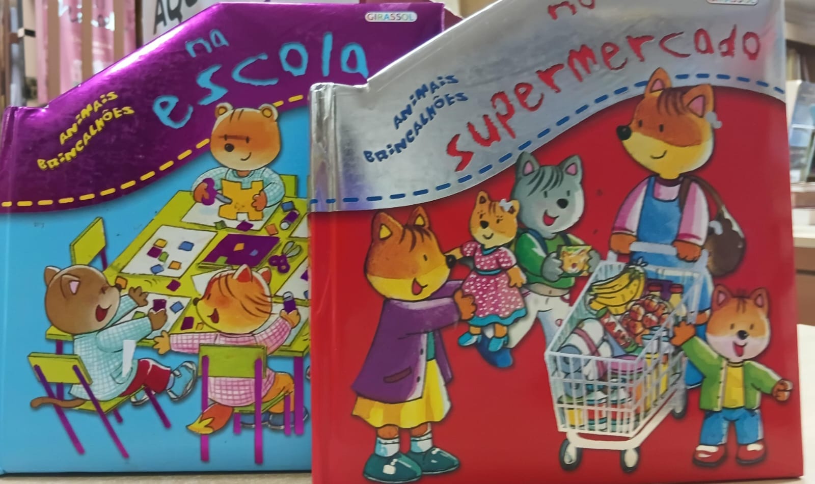 Animais Brincalhões no supermercado / na escola